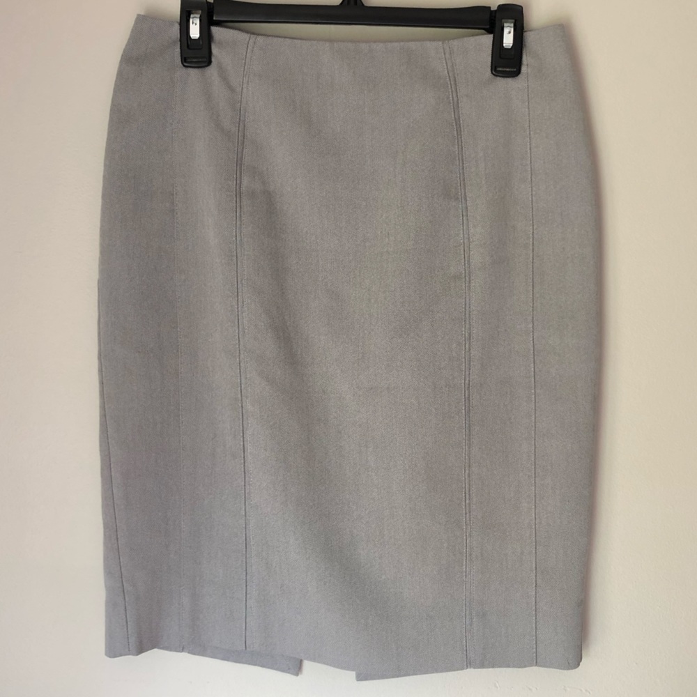 White House Black Market Skirt - size 6